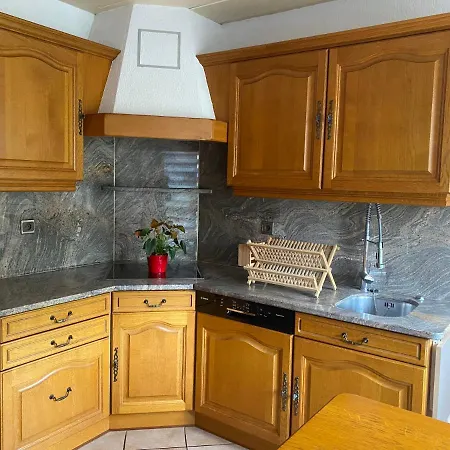 3 Lys Apartment *